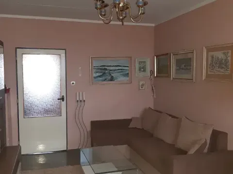 Prodej bytu 3+1, Praha - Prosek, Jablonecká, 68 m2