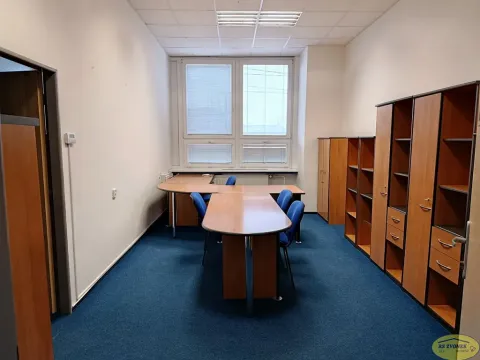 Pronájem kanceláře, Chropyně, 600 m2