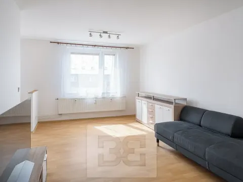 Pronájem bytu 1+kk, Milovice, 44 m2