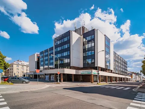 Pronájem kanceláře, Hradec Králové, Nerudova, 300 m2