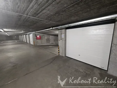 Pronájem garáže, Praha - Strašnice, Štěchovická, 16 m2