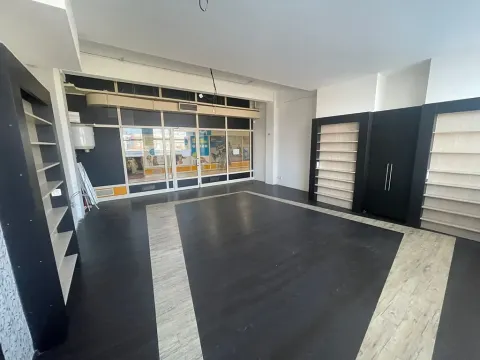 Pronájem obchodního prostoru, Zlín, náměstí Práce, 45 m2