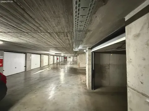 Pronájem garáže, Praha - Strašnice, Štěchovická, 20 m2