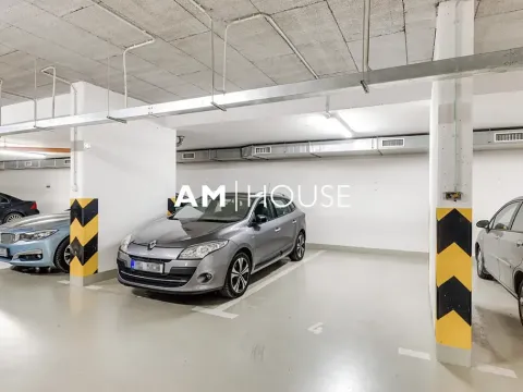 Pronájem garážového stání, Praha - Dejvice, Lindleyova, 15 m2