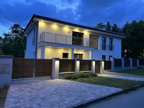 Prodej rodinného domu, Tři Dvory, 235 m2