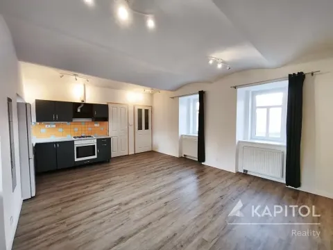 Pronájem bytu 1+kk, Praha - Michle, Nuselská, 31 m2