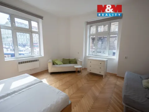 Pronájem bytu 1+1, Praha - Vinohrady, Legerova, 41 m2