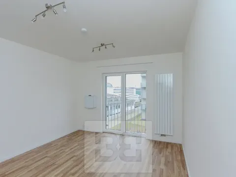 Pronájem bytu 1+kk, Praha - Libeň, Novovysočanská, 26 m2