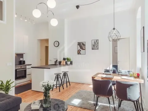 Pronájem bytu 2+kk, Praha, Pernerova, 65 m2