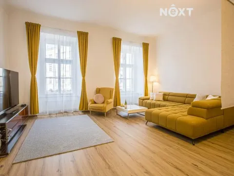 Prodej bytu 2+1, Jindřichův Hradec, nám. Míru, 100 m2