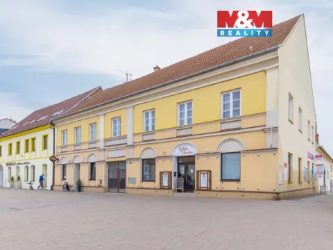 Pronájem obchodního prostoru, Slavkov u Brna, Palackého náměstí, 71 m2