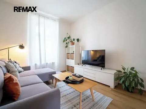 Prodej bytu 2+1, Praha - Karlín, Pernerova, 62 m2