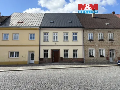 Pronájem bytu 3+kk, Bělá pod Bezdězem, Masarykovo náměstí, 80 m2