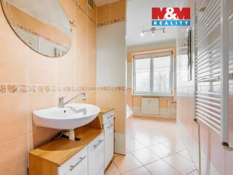 Prodej bytu 3+1, Bukovany, 84 m2