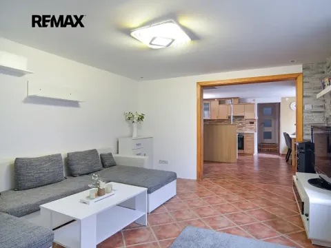 Prodej rodinného domu, Lužice, Lomená, 130 m2
