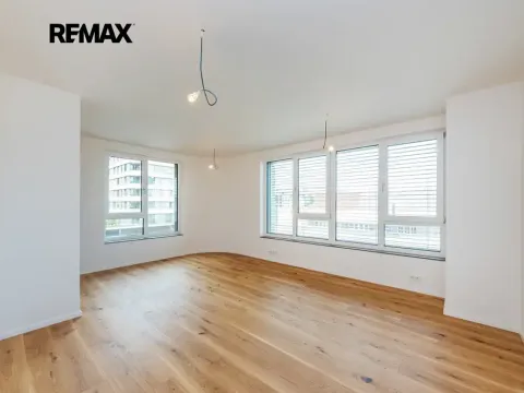 Pronájem bytu 1+kk, Praha - Radlice, U Komína, 37 m2