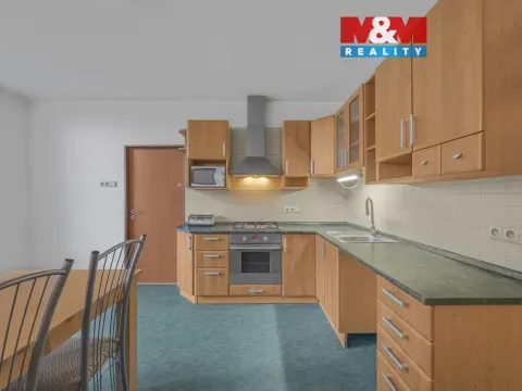 Prodej bytu 3+1, Jaroměř - Pražské Předměstí, Husova, 124 m2