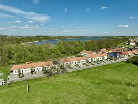 Prodej ubytování, Hlohovec, K zámečku, 144 m2