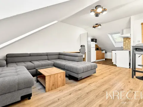 Pronájem bytu 2+kk, Třebíč, Zahradníčkova, 48 m2