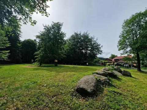 Prodej komerčního pozemku, Mařenice, 1610 m2