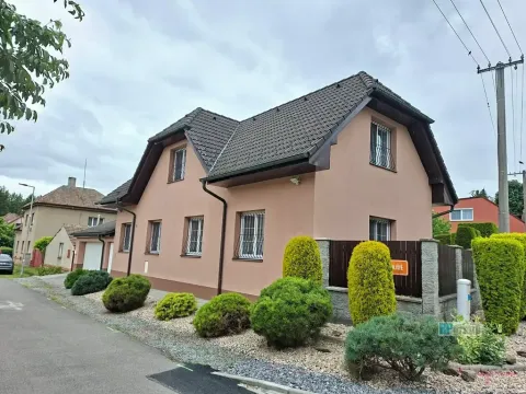 Prodej rodinného domu, Poříčany, U Koupaliště, 200 m2