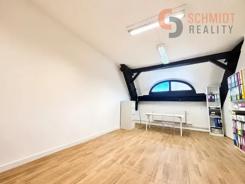 Pronájem kanceláře, Mikulov, Kostelní nám., 28 m2
