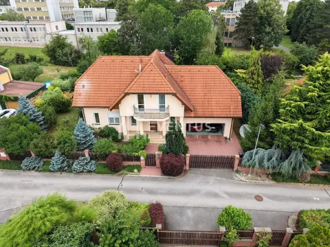 Prodej rodinného domu, Praha - Lysolaje, Nad Helmrovkou, 300 m2