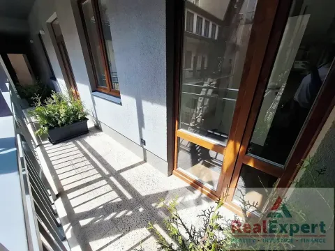 Pronájem bytu 2+kk, Praha - Vinohrady, Máchova, 42 m2