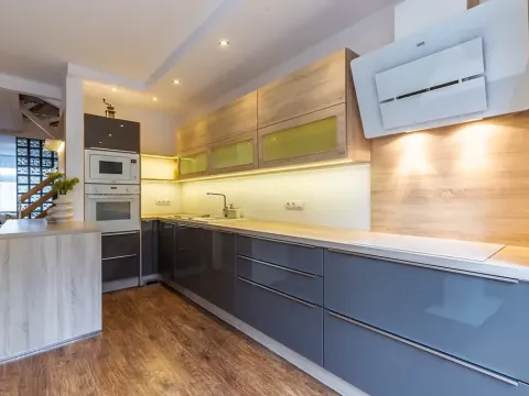 Prodej rodinného domu, Praha - Benice, Okrasná, 230 m2