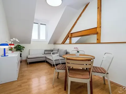 Pronájem bytu 3+1, Praha - Libeň, Novákových, 59 m2