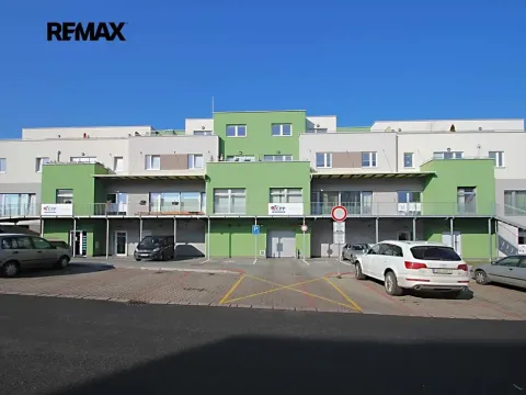 Pronájem garážového stání, Kolín, Antonína Dvořáka, 15 m2