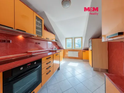 Prodej bytu 3+1, Ostrov, Masarykova, 87 m2