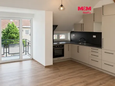 Pronájem bytu 3+kk, Běstovice, 78 m2