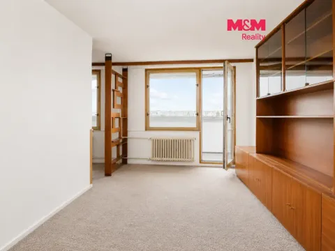 Prodej bytu 3+1, Praha - Prosek, Lovosická, 66 m2