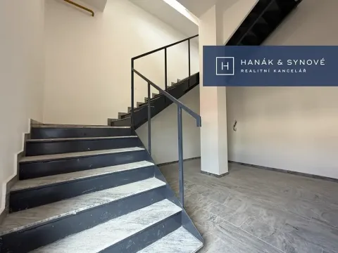 Pronájem kanceláře, Moravany, Modřická, 158 m2
