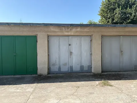 Pronájem garáže, Čelákovice, J. Zeyera, 18 m2