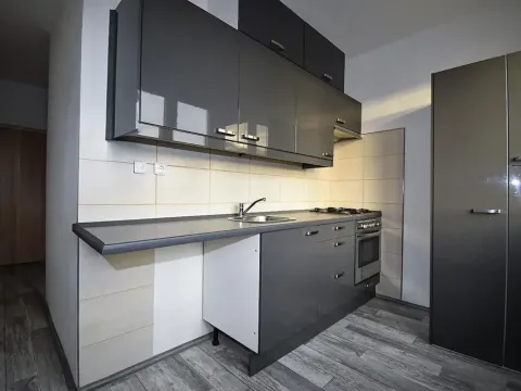 Pronájem bytu 2+1, Kadaň, Chomutovská, 53 m2