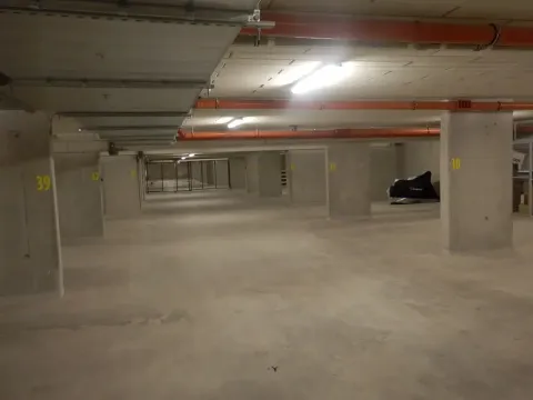 Pronájem garážového stání, Hostivice, Ječná, 16 m2