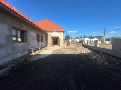 Prodej rodinného domu, Lkáň, 230 m2