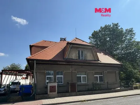 Prodej rodinného domu, Králův Dvůr, Fučíkova, 300 m2