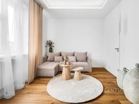 Pronájem bytu 1+kk, Praha - Žižkov, Jeseniova, 28 m2