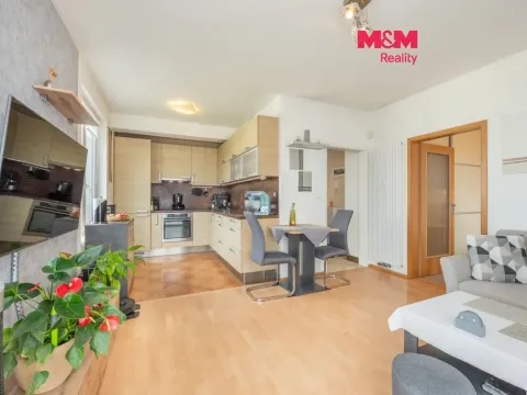 Prodej bytu 2+kk, Praha - Suchdol, Holubí, 40 m2
