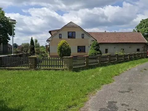 Prodej rodinného domu, Červené Janovice, 322 m2