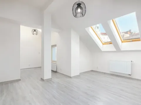 Pronájem bytu 1+kk, Praha - Vršovice, Košická, 35 m2