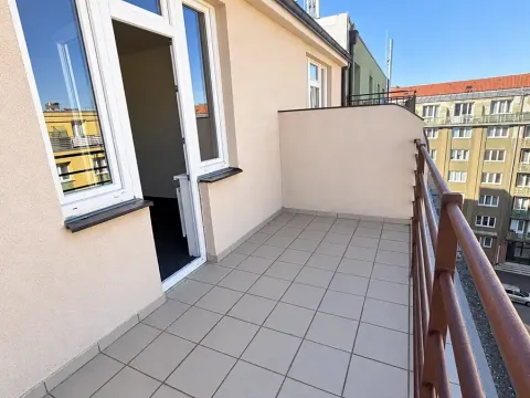 Pronájem bytu 1+kk, Praha - Vršovice, K louži, 35 m2