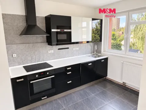 Pronájem bytu 3+1, Kladno, Kordačova, 79 m2