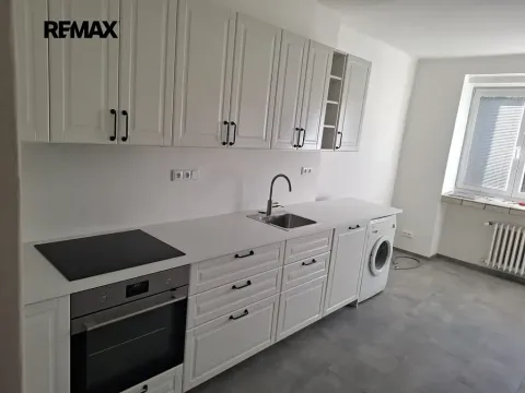 Pronájem bytu 2+1, Praha - Podolí, Podolská, 67 m2