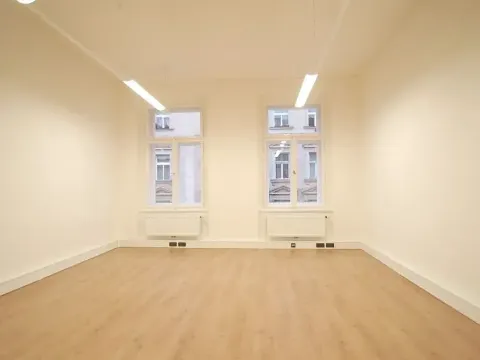 Pronájem kanceláře, Praha - Vinohrady, náměstí Míru, 92 m2