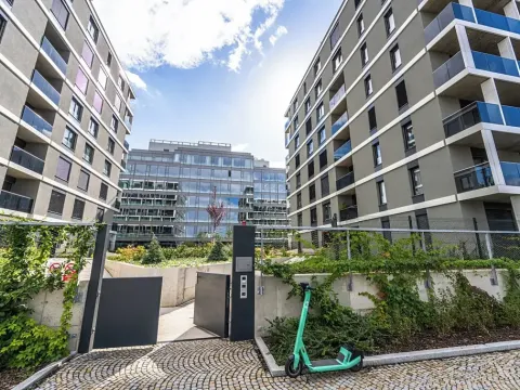 Pronájem bytu 2+kk, Praha - Karlín, Sokolova, 59 m2