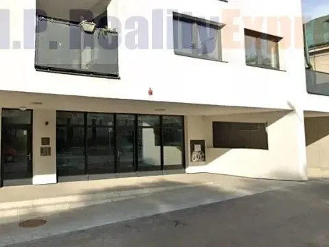 Prodej obchodního prostoru, Praha, Spojovací, 173 m2